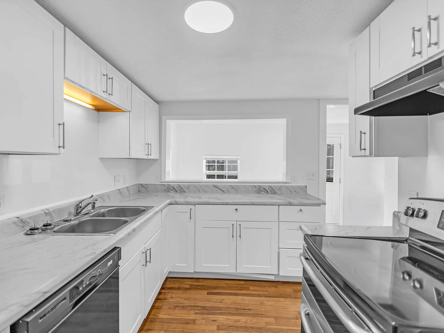 3 bed, 1780 sqft, $2,397 — Photo 4