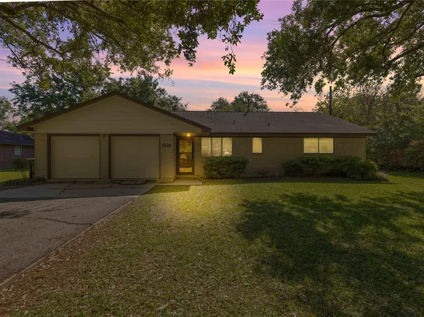 1203 S Kansas Ave, Anahuac, TX 77514