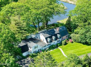 8 Indian Point Ln, Riverside, CT 06878