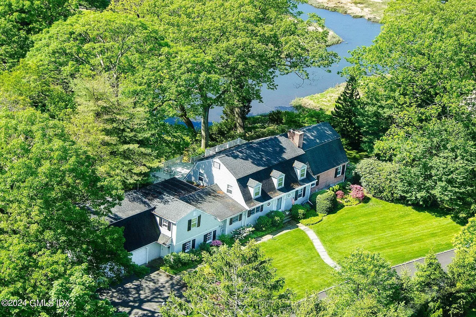 8 Indian Point Ln photo 1