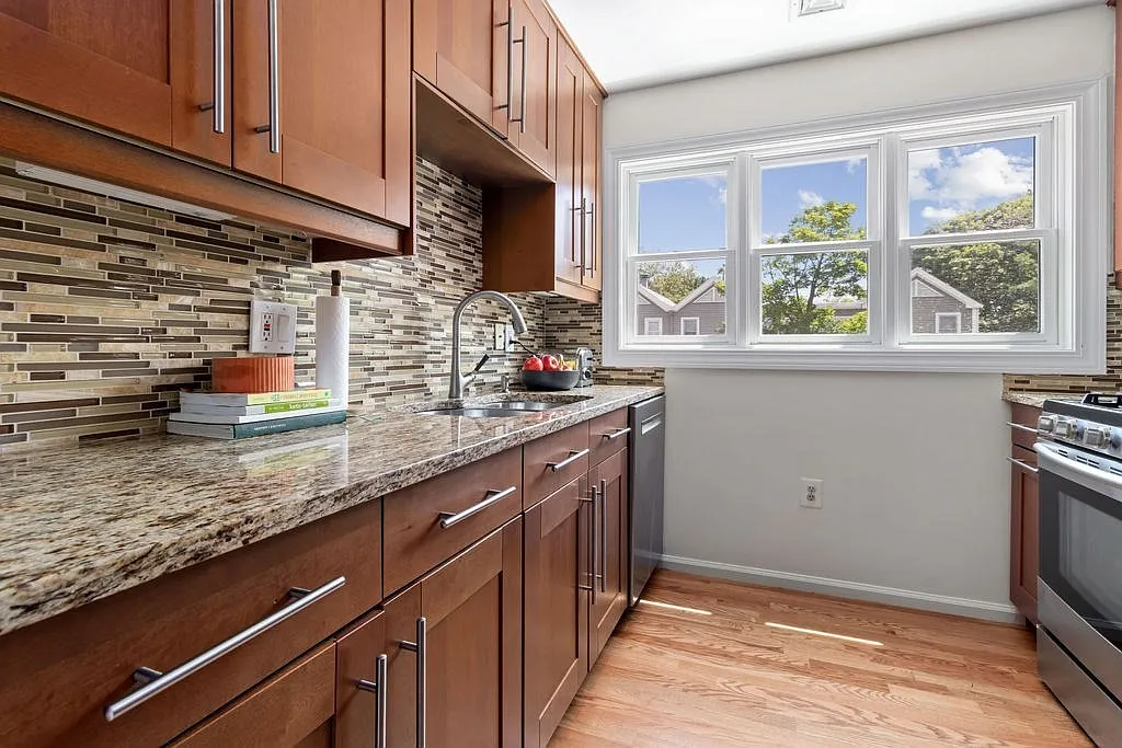 2 bed, 2.5 bath, 1400 sqft, $3,400 — Photo 4