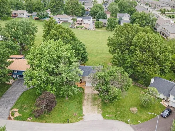 23350 W 54th St, Shawnee, KS 66226