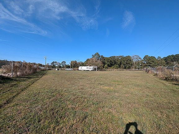 2nd image of 188 Frog Pond Ln