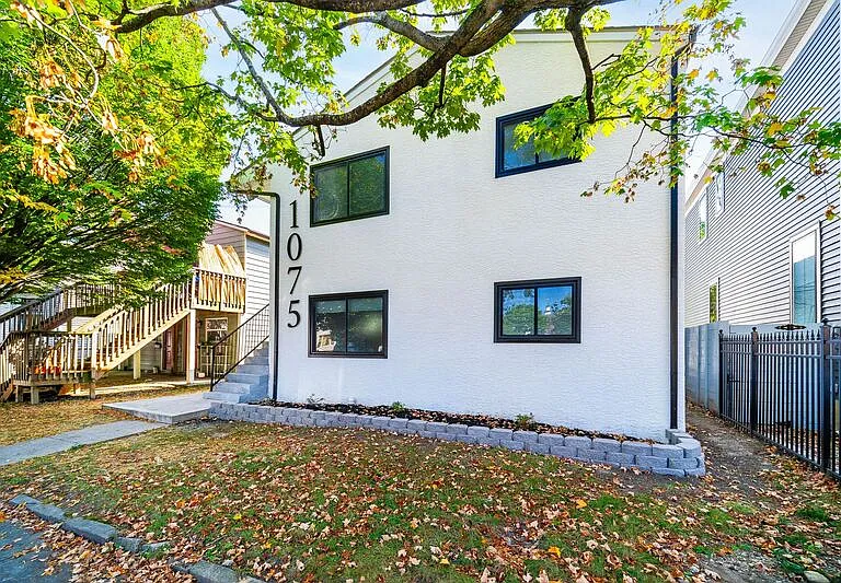 1075 Oak St #E — Photo 21
