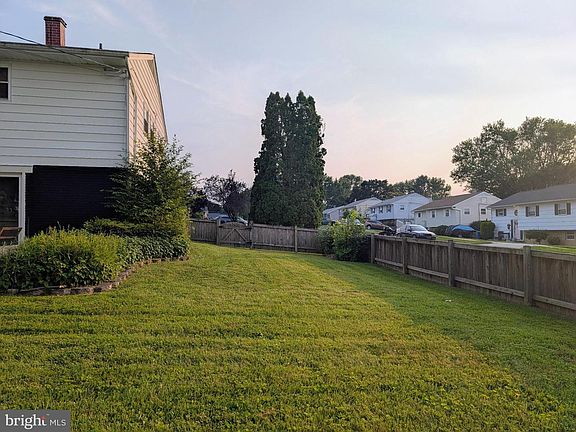 3rd image of 1000 Dunholme Rd