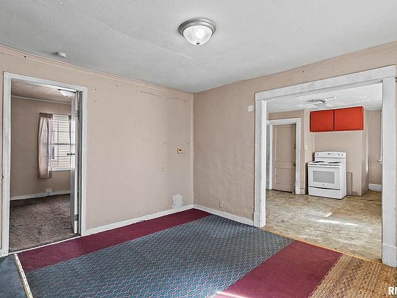 4th image of 2160 S 14th St