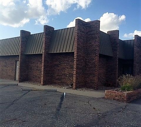 Sideview of building