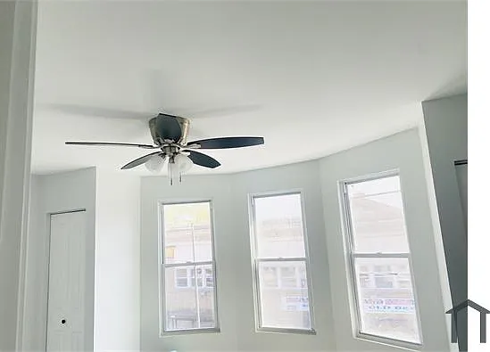 2 bed, 900 sqft, $1,300 — Photo 4