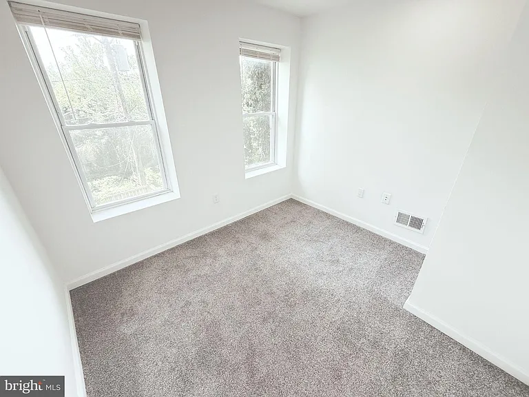 812 N Payson St — Photo 15