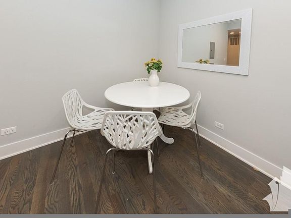 5th image of 2618 N Rockwell St #3N