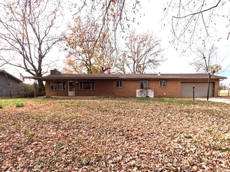 531 N Alexander Ave — Photo 1