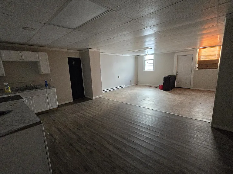 300-302 William St #1 — Photo 9