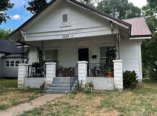 2202 N Howard Ave, Springfield, MO 65803