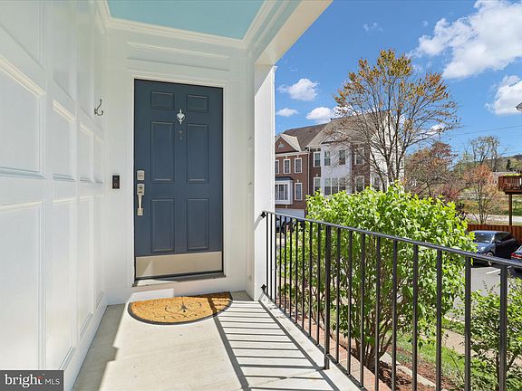3rd image of 5759 Governors Pond Cir