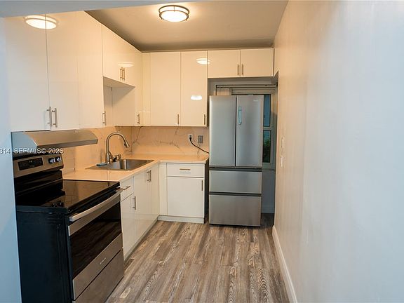 4th image of 259 NE 56th St