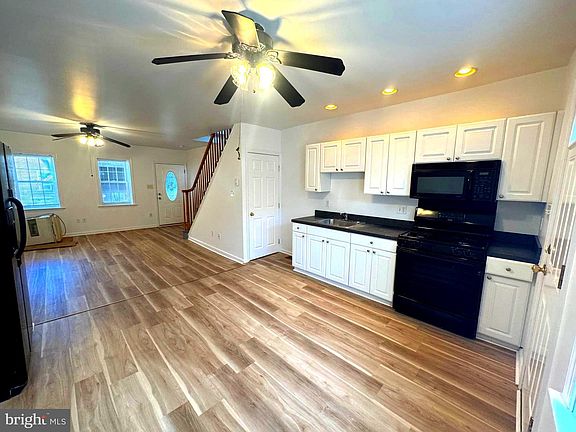 4th image of 2731 S Fairhill St