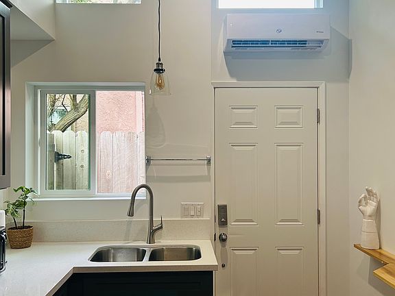 4th image of 5413 W 118th St #1