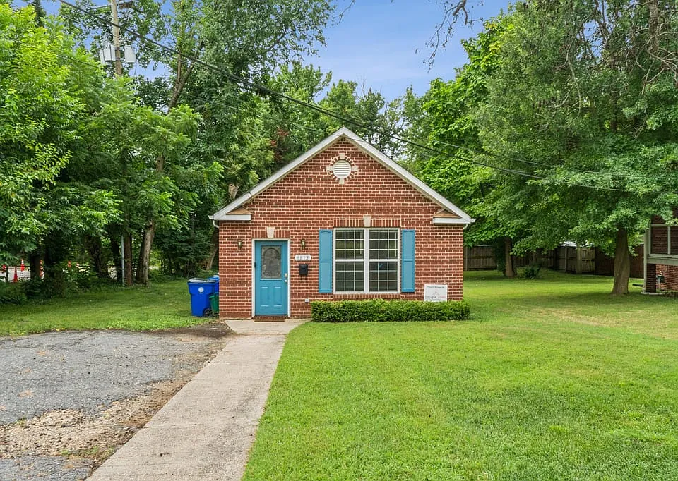 4813 Calvert Rd