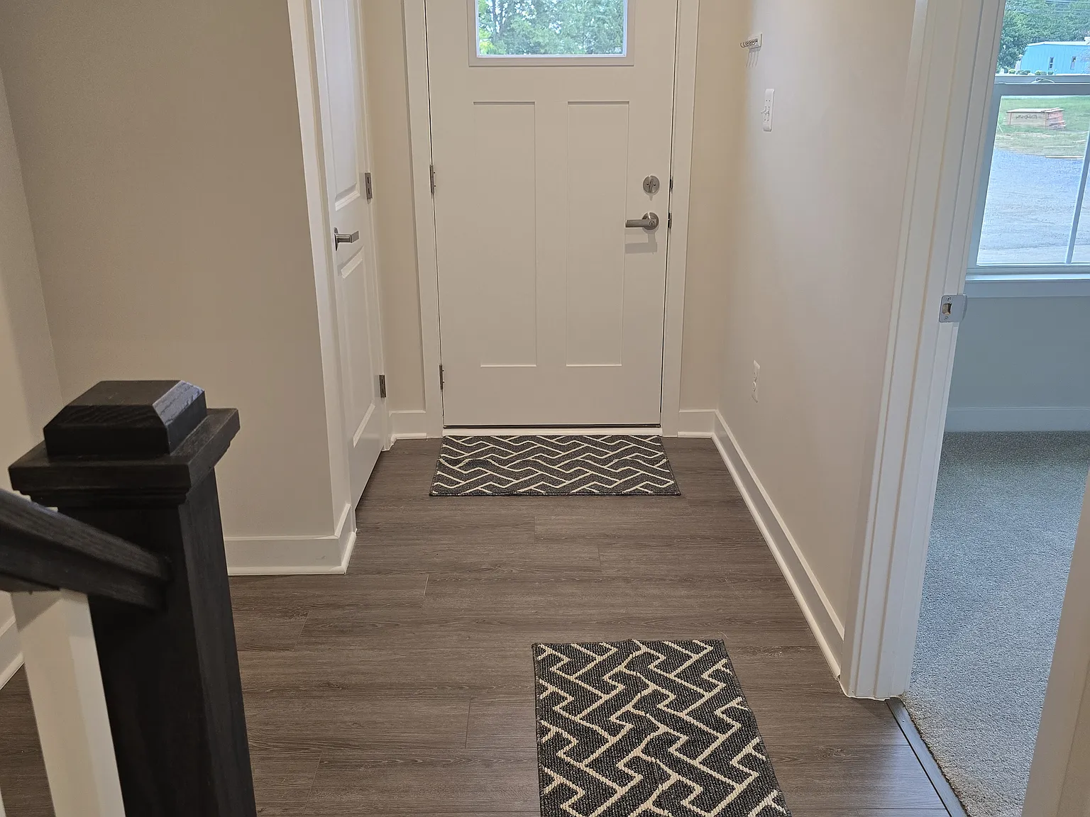 4 bed, 1894 sqft, $2,195 — Photo 2