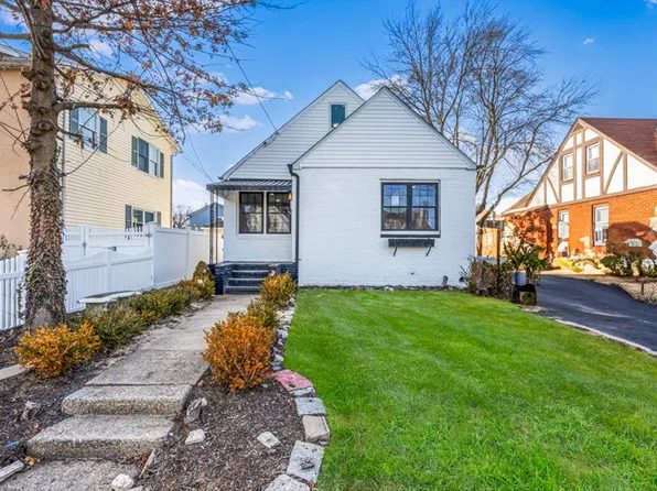 832 Taft Street, West Hempstead, NY 11552