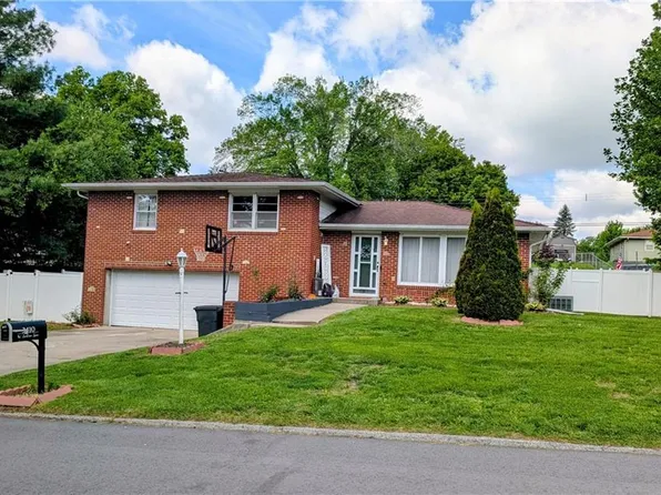 3410 W Lantern Ln, Saint Joseph, MO 64506