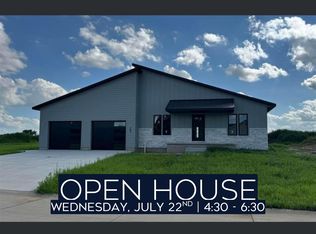 707 Mill Pond Rd, Rock Rapids, IA 51246