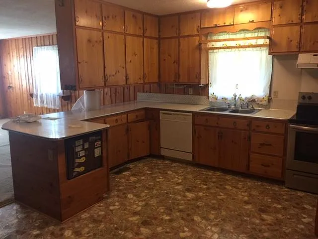 1441 Old Elizabethtown Rd — Photo 4