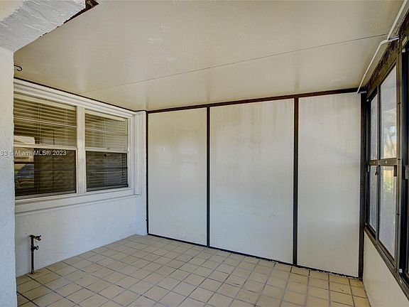 3rd image of 5464 Glenda St