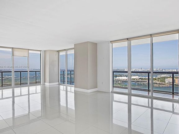 3rd image of 50 Biscayne Blvd APT 3602