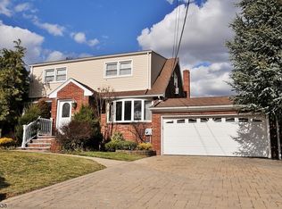 516 Erudo St, Linden, NJ 07036