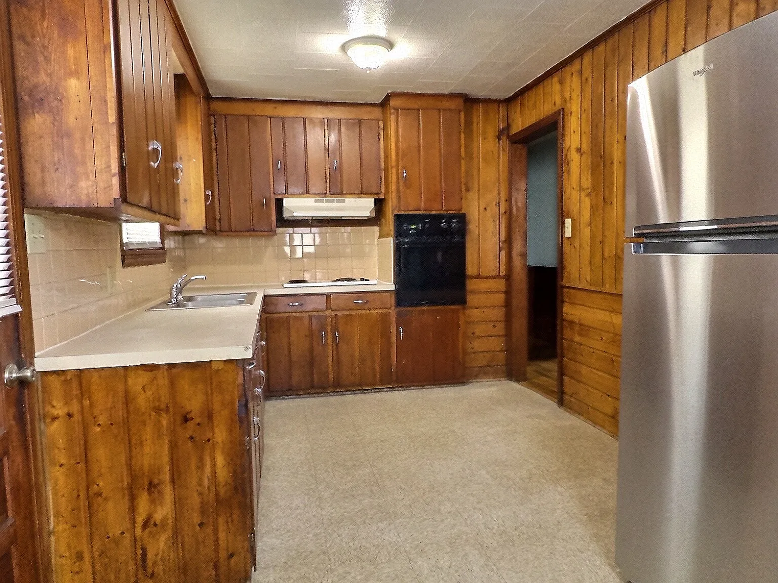3 bed, 988 sqft, $1,350 — Photo 2
