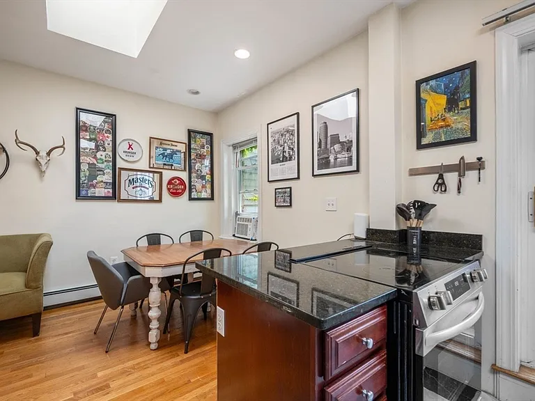 18-20 Marcella St #5 — Photo 4