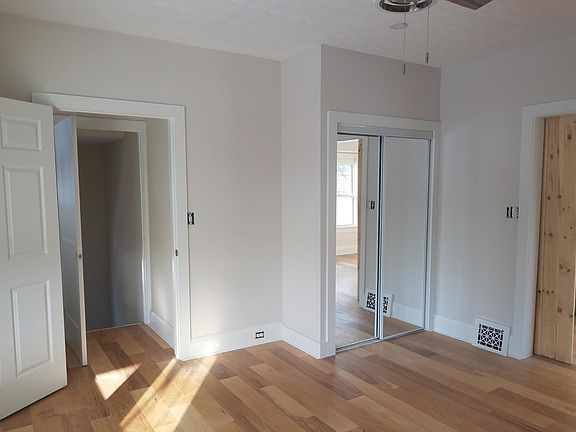 5th image of 1447 W 107th St Floor 1