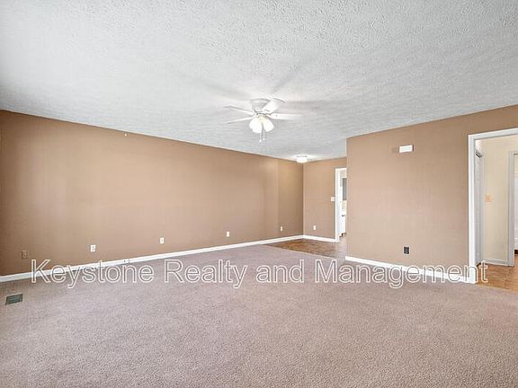 3rd image of 306-901 Thompsonville Ln