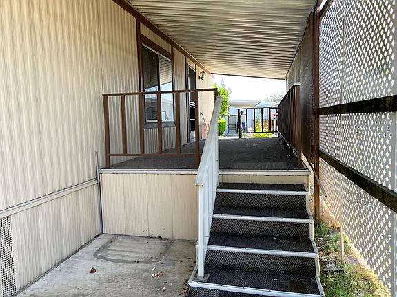 5th image of 704 Sequoia Street