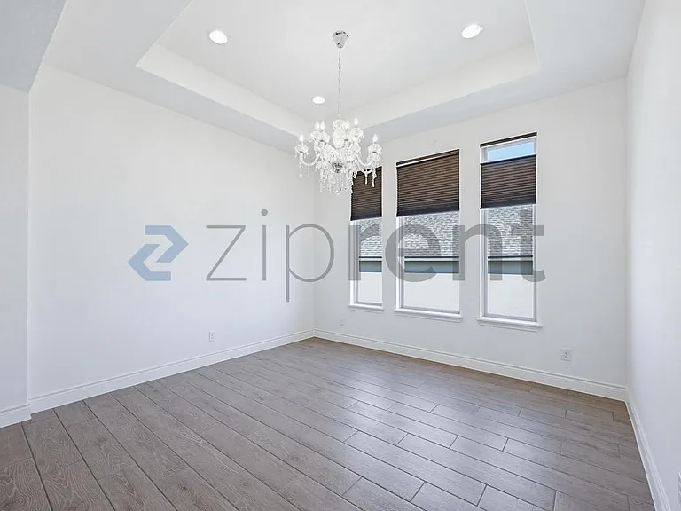 28414 Shailene Dr — Photo 13