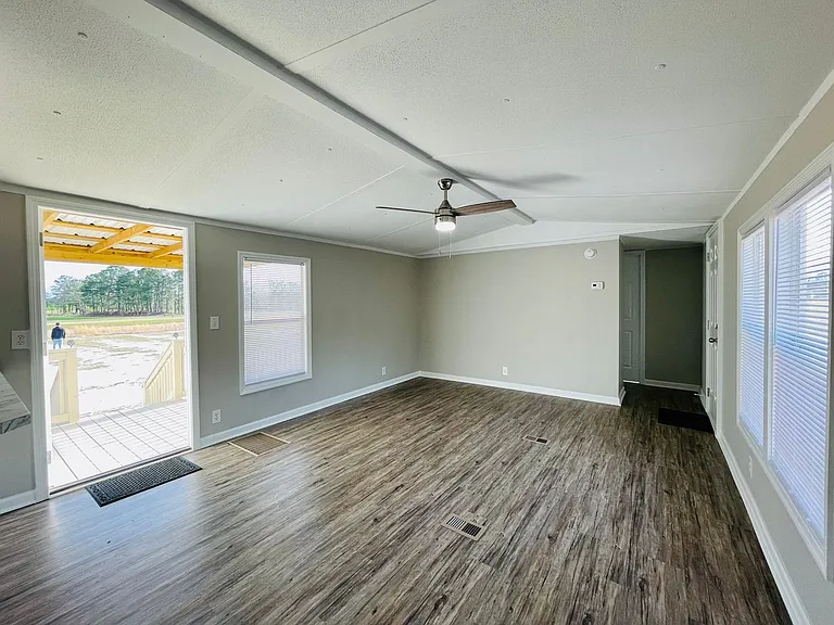 6781 J & T Cir — Photo 5