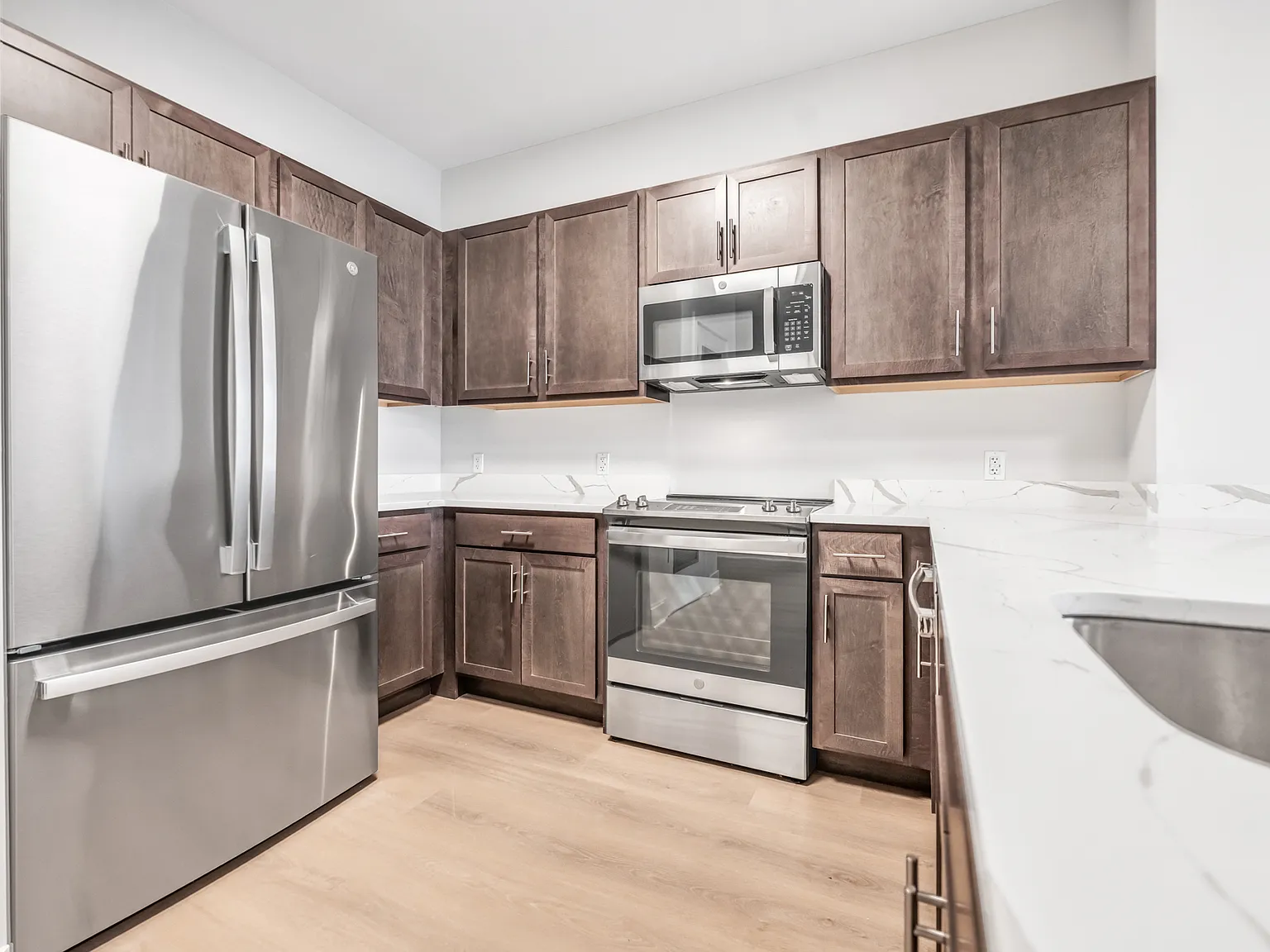 2 bed, 1127 sqft, $2,725 — Photo 4