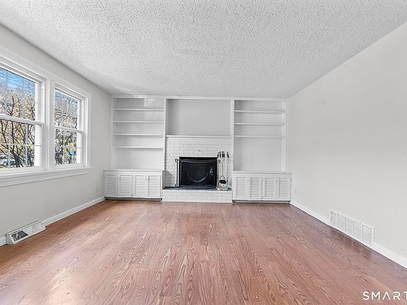 5th image of 122 Newton Street