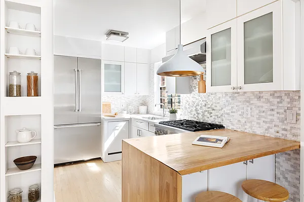 Sold by Compass | media 2