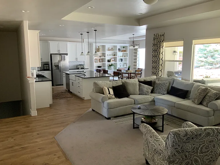 8380 N Lakeshore Dr — Photo 4
