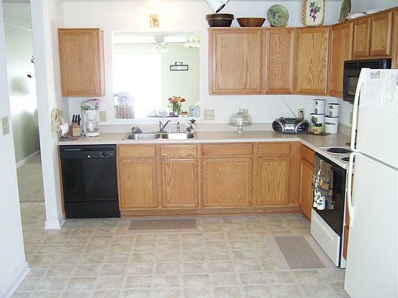 3rd image of 7823 Sergi Canyon Dr