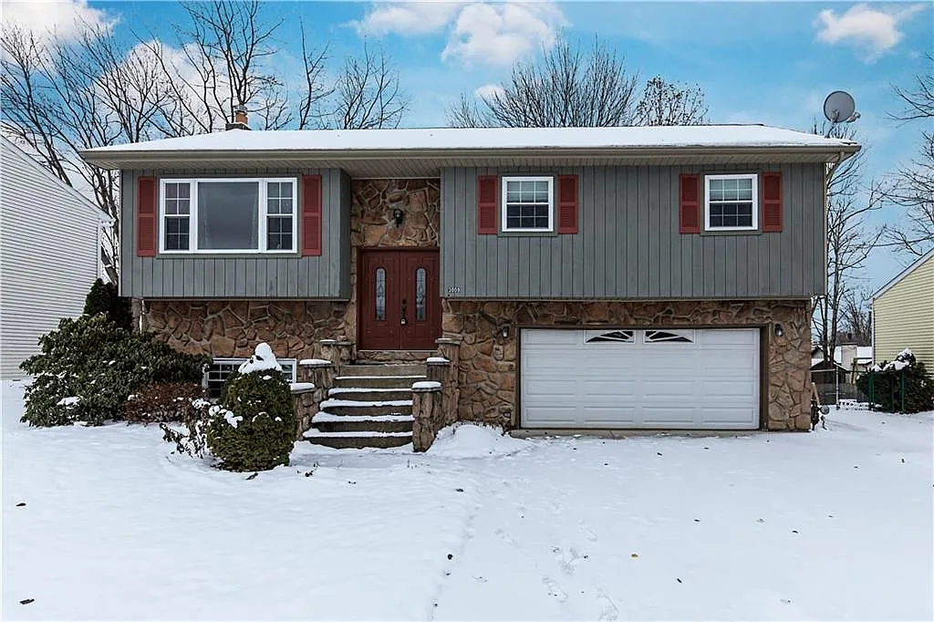 3009 Coleridge Dr photo 1