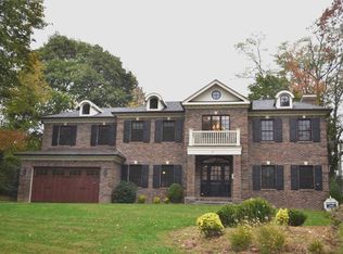 57 Mayfair Ln, Manhasset, NY 11030