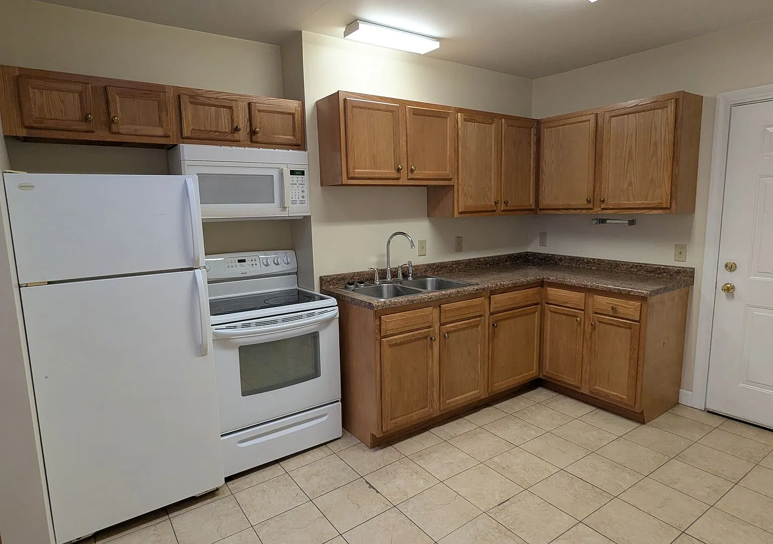 42 Charles Ave SE — Photo 4
