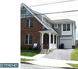2nd image of 2518 N Locust St