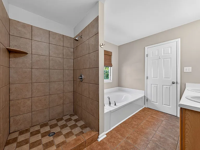 6804 Broome Bay Ct — Photo 20