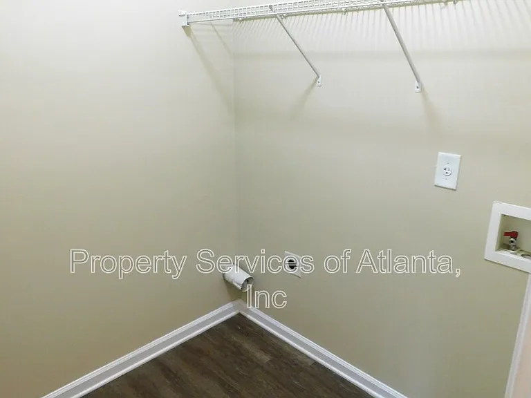 2379 Tullamore Cir — Photo 11
