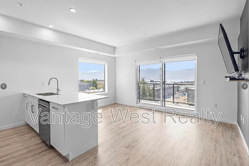 2 bed, 2.0 bath, 903 sqft, $2,195 — Photo 4