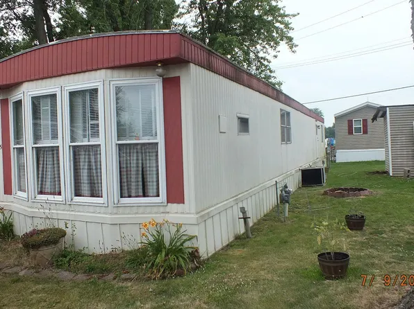 15 John Dr, Monroe, MI 48162